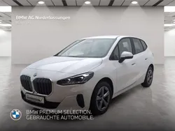 Weiß Gebraucht 2024 BMW 216 Active Tourer Luxury Line Van / Kleinbus | 26.806 € (Fairer Preis)