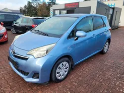 Blau Gebraucht 2011 Toyota Verso-S Life Van / Kleinbus | 6.990 € (Teuer)