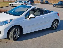 Weiß Gebraucht 2013 Peugeot 207 CC Cabrio | 9.500 €