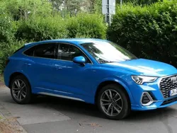 Blau Gebraucht 2019 Audi Q3 Sportback S-Line SUV | 30.500 € (Etwas zu teuer)