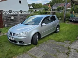 Grau Gebraucht 2006 VW Golf V Sportline Limousine | 3.999 €