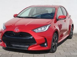 Rot Neu 2025 Toyota Yaris Hybrid Limousine | 26.090 € (Fairer Preis)