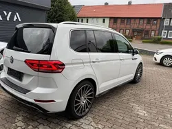 Weiß Gebraucht 2016 VW Touran Highline Van / Kleinbus | 20.700 € (Teuer)