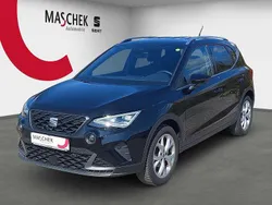 Mitternachtsschwarz Gebraucht 2024 Seat Arona FR SUV | 22.640 € (Fairer Preis)