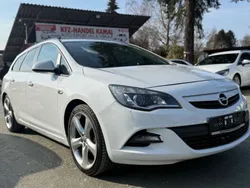 Weiß Gebraucht 2011 Opel Astra Design Edition Kombi | 5.899 € (Fairer Preis)