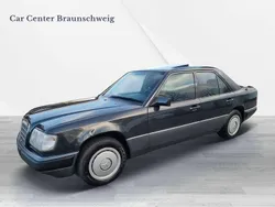 Schwarz Gebraucht 1995 Mercedes E200 Limousine | 2.999 €