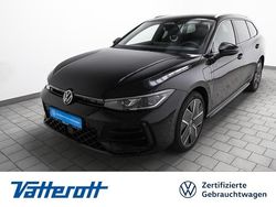 Grenadillschwarz metallic Gebraucht 2024 VW Passat R-line Kombi | 44.650 € (Guter Preis)