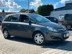 Grau Gebraucht 2012 Opel Zafira Family Van / Kleinbus | 1.950 €