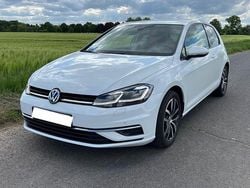 Weiß Gebraucht 2017 VW Golf Sound Limousine | 10.399 € (Guter Preis)