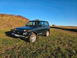 Grün Gebraucht 2022 Lada niva SUV | 18.000 € (Fairer Preis)