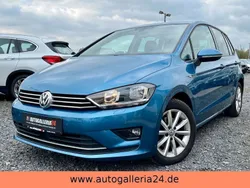 Blau Gebraucht 2015 VW Golf Sportsvan LOUNGE Van / Kleinbus | 10.490 € (Fairer Preis)