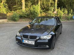 Schwarz Gebraucht 2005 BMW 320 Limousine | 4.200 € (Etwas zu teuer)