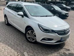 Weiß Gebraucht 2019 Opel Astra Kombi | 6.500 € (Fairer Preis)