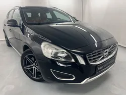Schwarz Gebraucht 2010 Volvo V60 Momentum Kombi | 12.890 € (Teuer)