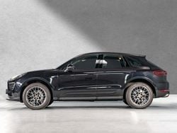 Tiefschwarz Gebraucht 2015 Porsche Macan S SUV | 44.911 € (Etwas zu teuer)