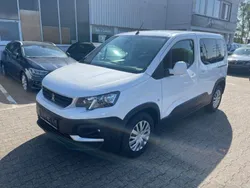 Weiß Gebraucht 2021 Peugeot Rifter Active Van / Kleinbus | 12.980 € (Etwas zu teuer)