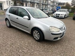 Silber Gebraucht 2005 VW Golf V Limousine | 1.650 € (Etwas zu teuer)