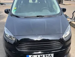 Schwarz Gebraucht 2018 Ford Tourneo Courier Trend Van / Kleinbus | 6.900 € (Superpreis)
