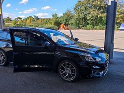 Schwarz Gebraucht 2020 Ford Focus ST-Line Kombi | 16.800 € (Fairer Preis)