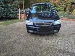 Gebraucht 2003 Opel Zafira Elegance Van / Kleinbus | 1.899 € (Fairer Preis)
