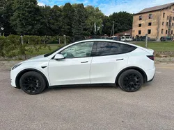 Weiß Gebraucht 2021 Tesla Model Y Long Range AWD SUV | 27.900 € (Superpreis)