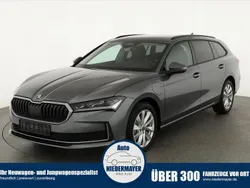 Grau Neu 2025 Skoda Superb Selection Kombi | 43.995 € (Guter Preis)