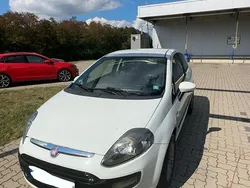 Weiß Gebraucht 2011 Fiat Grande Punto Kleinwagen | 2.900 € (Fairer Preis)