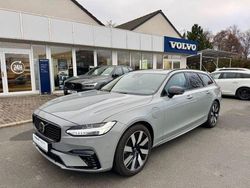 Grau Gebraucht 2025 Volvo V90 Plus Kombi | 49.890 € (Etwas zu teuer)