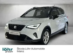 "nevada" weiss Gebraucht 2024 Seat Arona FR SUV | 21.550 € (Fairer Preis)