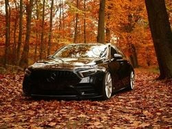 Schwarz Gebraucht 2020 Mercedes A180 AMG line Limousine | 19.900 € (Guter Preis)