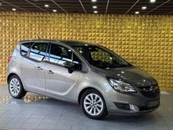 Grau Gebraucht 2015 Opel Meriva Style Van / Kleinbus | 6.490 € (Fairer Preis)