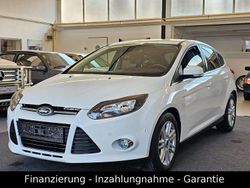 Weiß Gebraucht 2014 Ford Focus Titanium Limousine | 6.690 € (Fairer Preis)