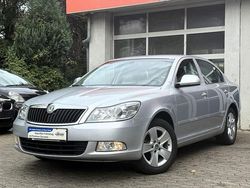 Silber Gebraucht 2009 Skoda Octavia Elegance Limousine | 5.950 € (Fairer Preis)