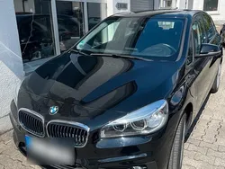 Schwarz Gebraucht 2017 BMW 225 Active Tourer iPerformance Van / Kleinbus | 12.800 € (Guter Preis)