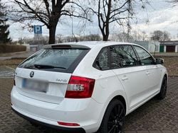 Weiß Gebraucht 2013 Skoda Rapid Kleinwagen | 4.690 € (Teuer)