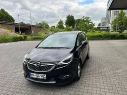 Schwarz Gebraucht 2017 Opel Zafira Innovation Van / Kleinbus | 13.000 € (Etwas zu teuer)