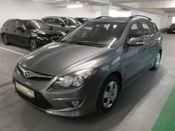 Grau Gebraucht 2011 Hyundai i30 Edition Kombi | 3.200 € (Guter Preis)