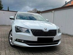 Weiß Gebraucht 2017 Skoda Superb Kombi | 15.999 € (Guter Preis)