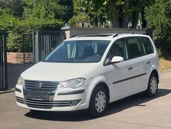 Weiß Gebraucht 2007 VW Touran Conceptline Van / Kleinbus | 3.800 € (Guter Preis)