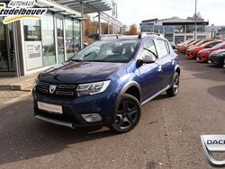 Blau cosmos Gebraucht 2017 Dacia Sandero Celebration Kleinwagen | 8.490 € (Fairer Preis)