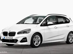 Weiß Gebraucht 2021 BMW 220 Active Tourer M Sport Van / Kleinbus | 26.890 € (Teuer)