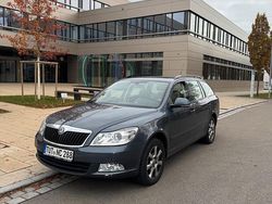 Silber Gebraucht 2010 Skoda Octavia Kombi | 3.999 € (Fairer Preis)