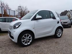 Weiß Gebraucht 2017 Smart ForTwo Coupé Passion Kleinwagen | 11.200 € (Fairer Preis)