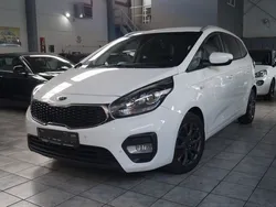 Schneeweiss Gebraucht 2017 Kia Carens DREAM-TEAM Edition Van / Kleinbus | 10.600 € (Fairer Preis)