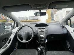 Grau Gebraucht 2009 Toyota Yaris Edition Limousine | 3.999 € (Etwas zu teuer)