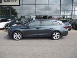 Grau Gebraucht 2024 Seat Leon FR Limousine | 25.990 € (Fairer Preis)