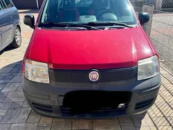 Rot Gebraucht 2010 Fiat Panda Kleinwagen | 1.050 €