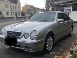 Schwarz Gebraucht 1999 Mercedes E200 Elegance Limousine | 3.500 € (Guter Preis)