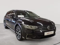 Deep black perleffekt Gebraucht 2021 VW Passat GTE Kombi | 21.990 € (Fairer Preis)