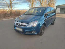 Blau Gebraucht 2006 Opel Zafira Edition Van / Kleinbus | 3.800 € (Fairer Preis)